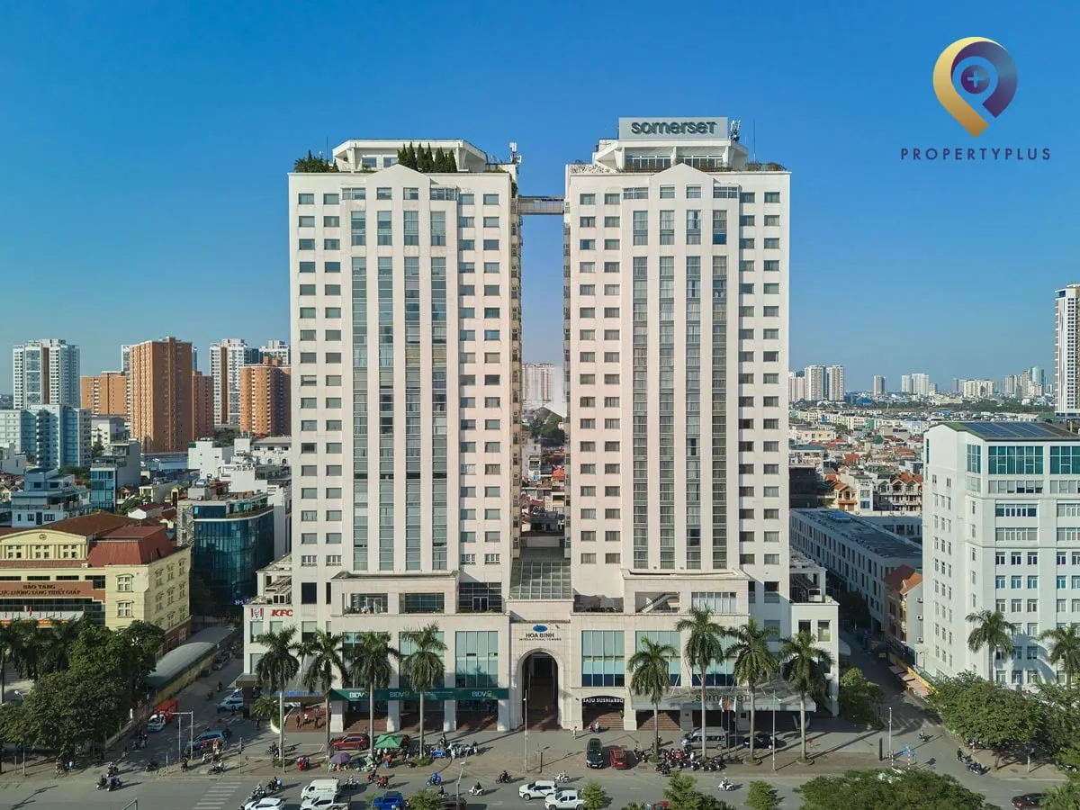 Toàn cảnh tòa nhà Hòa Bình Tower tại Hoàng Quốc Việt, Hà Nội.